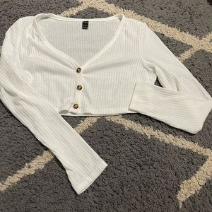 Shein button up crop too long sleeve XL but fits like a L